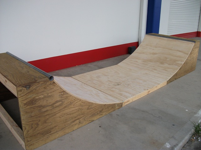 scooter quarter pipe